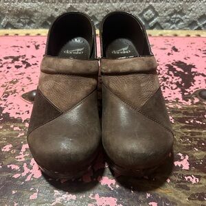 DANSKO leather/suede brown clogs sz 40 or 9.5